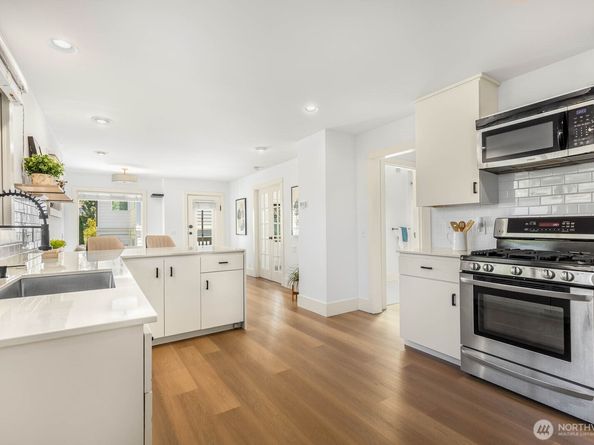 2423 3rd Avenue W, Seattle WA 98119