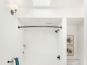 2423 3rd Avenue W, Seattle WA 98119