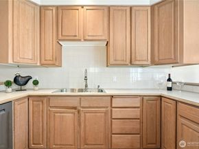 9821 NE Riverbend Drive C102, Bothell WA 98011