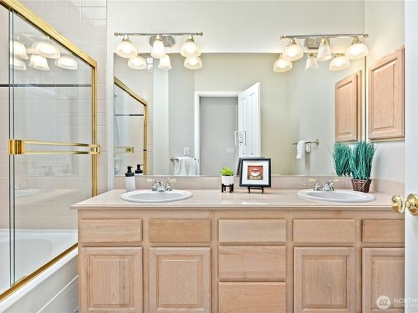 9821 NE Riverbend Drive C102, Bothell WA 98011