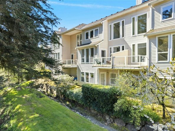 9821 NE Riverbend Drive C102, Bothell WA 98011