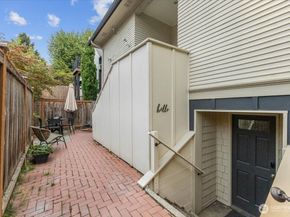 109 11th Avenue E, Seattle WA 98102