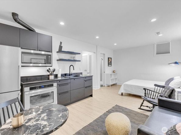 109 11th Avenue E, Seattle WA 98102