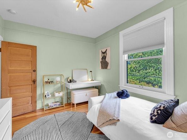 109 11th Avenue E, Seattle WA 98102