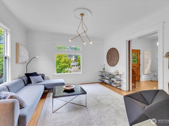 109 11th Avenue E, Seattle WA 98102