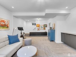 109 11th Avenue E, Seattle WA 98102