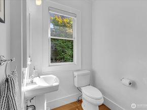109 11th Avenue E, Seattle WA 98102