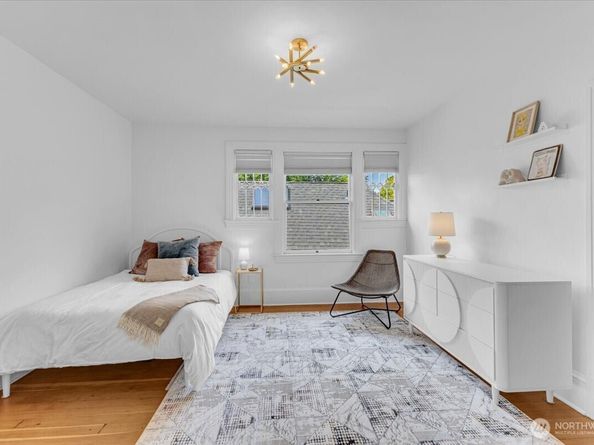 109 11th Avenue E, Seattle WA 98102