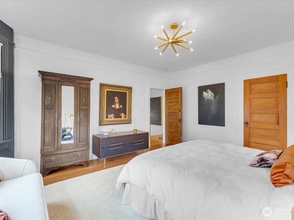 109 11th Avenue E, Seattle WA 98102