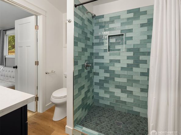 771 Edmonds Way, Edmonds WA 98020