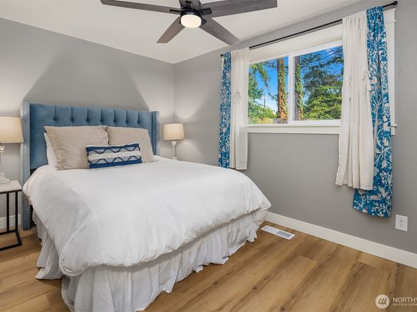 771 Edmonds Way, Edmonds WA 98020