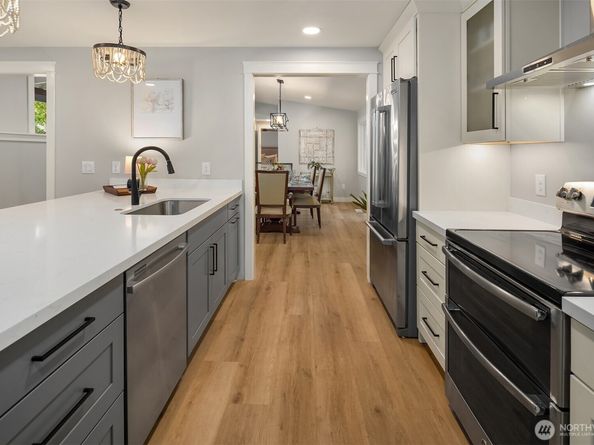 771 Edmonds Way, Edmonds WA 98020
