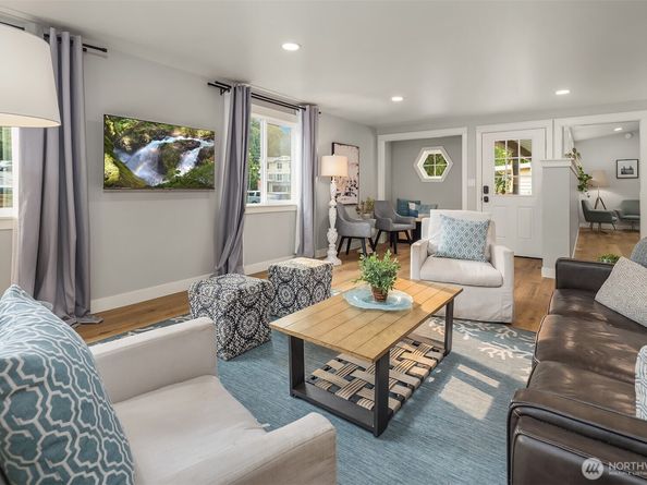 771 Edmonds Way, Edmonds WA 98020
