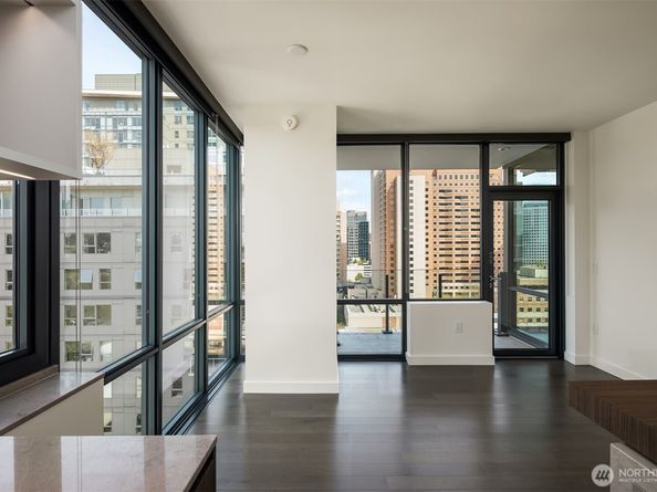 889 Avenue Square NE 806, Bellevue WA 98004