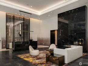 889 Avenue Square NE 806, Bellevue WA 98004