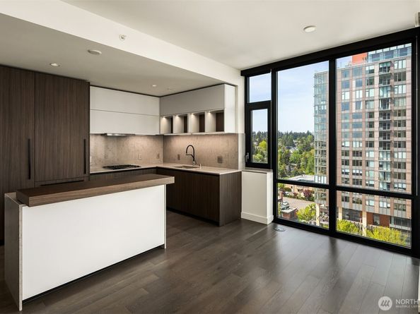 889 Avenue Square NE 806, Bellevue WA 98004