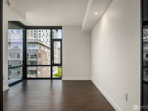 889 Avenue Square NE 806, Bellevue WA 98004