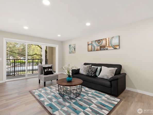 12700 NE 8th Street E205, Bellevue WA 98005