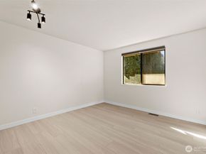 917 N 100th Street, Seattle WA 98133