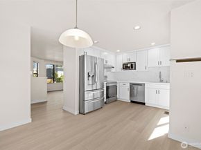 917 N 100th Street, Seattle WA 98133