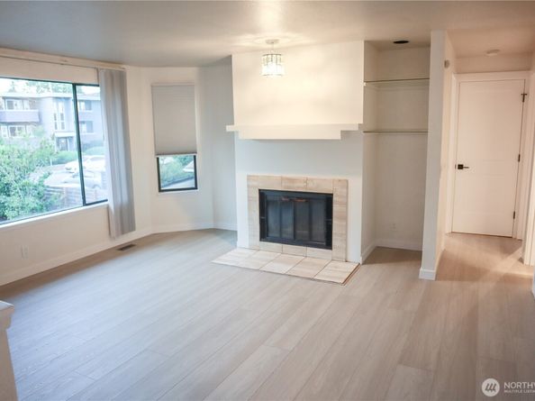 917 N 100th Street, Seattle WA 98133