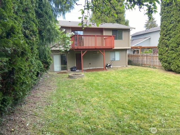 917 N 100th Street, Seattle WA 98133