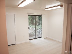 917 N 100th Street, Seattle WA 98133