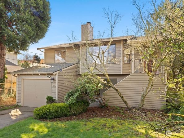 917 N 100th Street, Seattle WA 98133