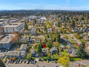 917 N 100th Street, Seattle WA 98133
