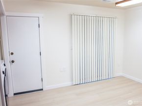 917 N 100th Street, Seattle WA 98133