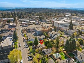 917 N 100th Street, Seattle WA 98133