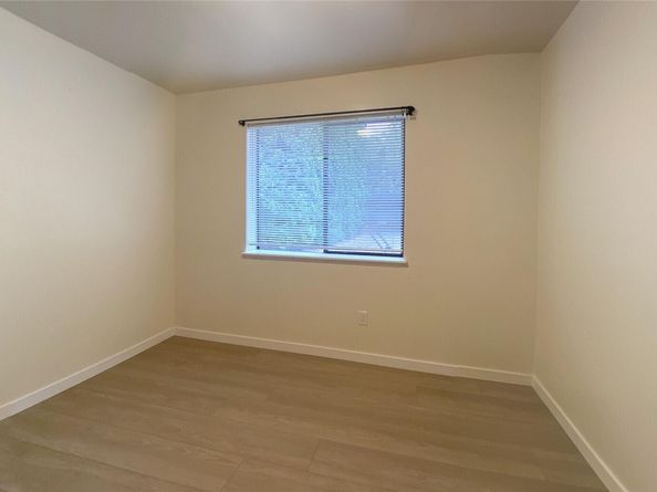917 N 100th Street, Seattle WA 98133