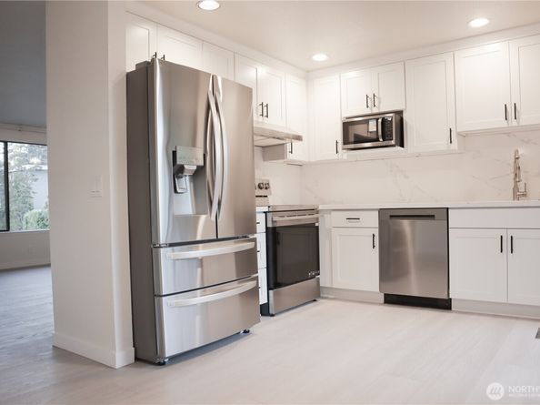 917 N 100th Street, Seattle WA 98133