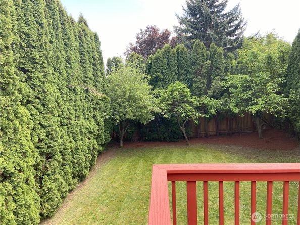 917 N 100th Street, Seattle WA 98133