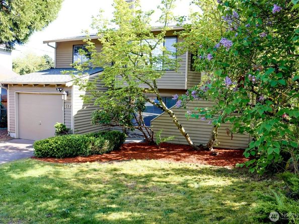 917 N 100th Street, Seattle WA 98133