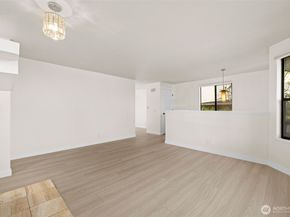 917 N 100th Street, Seattle WA 98133
