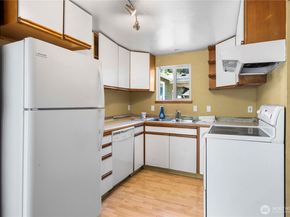 17551 12th Avenue NE, Shoreline WA 98155