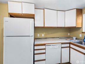 17551 12th Avenue NE, Shoreline WA 98155