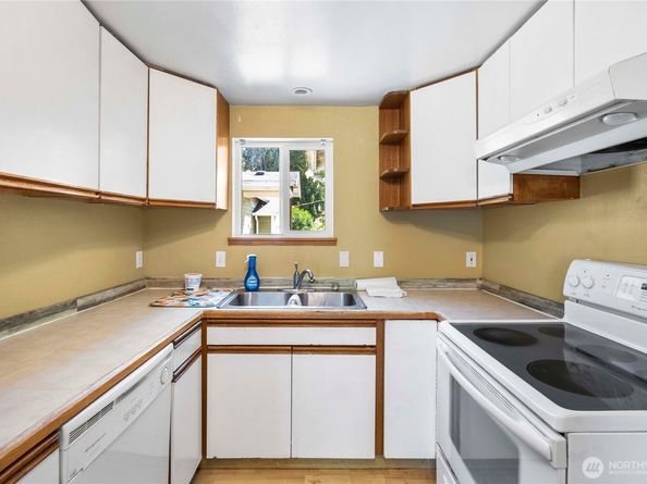 17551 12th Avenue NE, Shoreline WA 98155