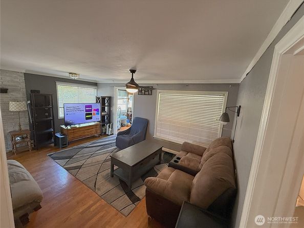 937 Pearl Street, Bremerton WA 98310
