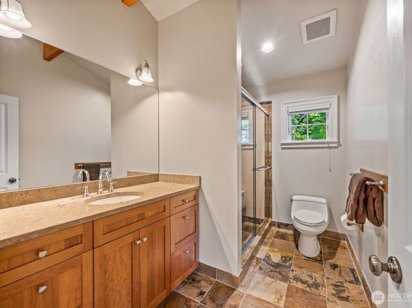 8246 E Mercer Way, Mercer Island WA 98040