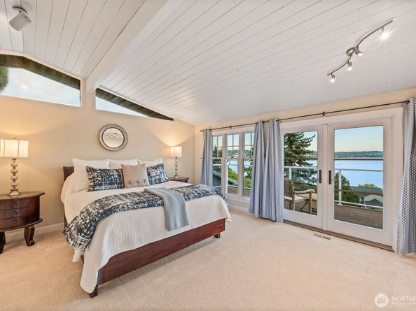 8246 E Mercer Way, Mercer Island WA 98040