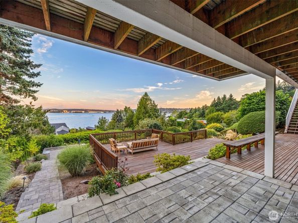 8246 E Mercer Way, Mercer Island WA 98040