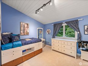 8246 E Mercer Way, Mercer Island WA 98040