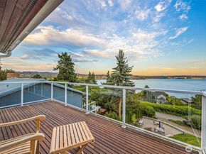 8246 E Mercer Way, Mercer Island WA 98040
