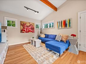 8246 E Mercer Way, Mercer Island WA 98040