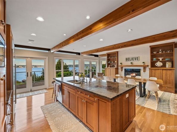 8246 E Mercer Way, Mercer Island WA 98040