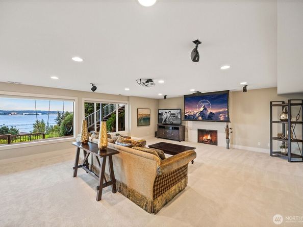 8246 E Mercer Way, Mercer Island WA 98040