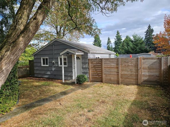16030 15th Avenue SW, Burien WA 98166