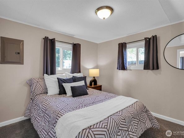 16030 15th Avenue SW, Burien WA 98166